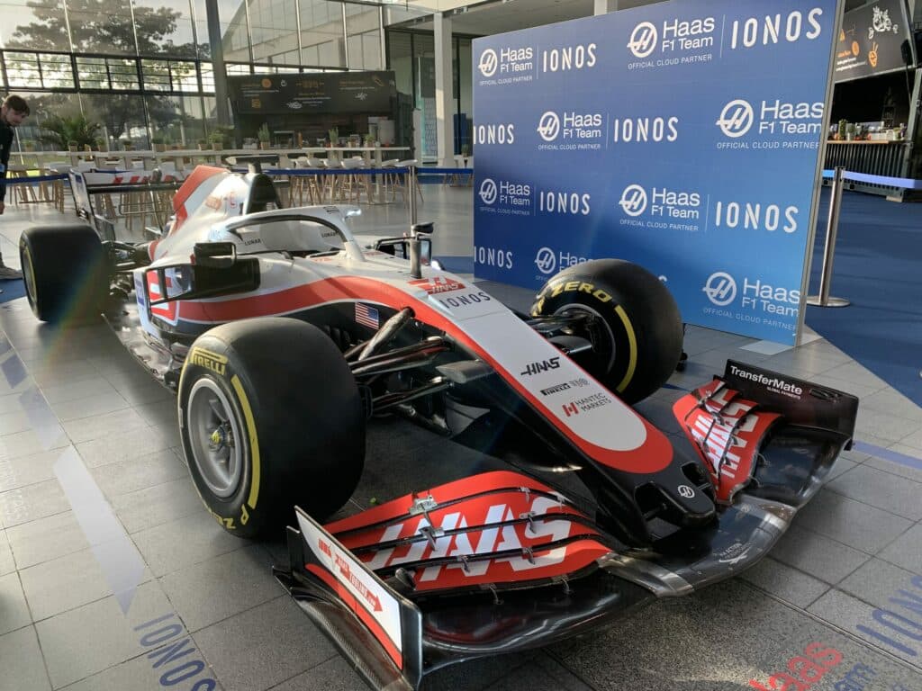 IONOS SummIT 2022 - Formel1 Auto von Haas war Best-Practice.